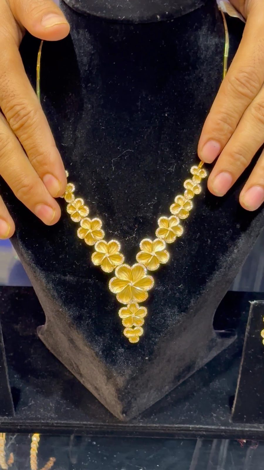 Floral gold necklace
